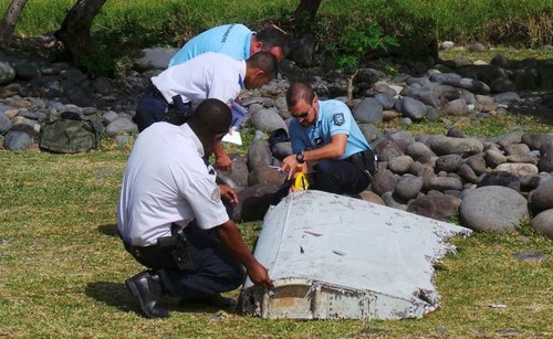 Франция подтвердила принадлежность обломка с острова Реюньон пропавшему MH370  - ảnh 1
